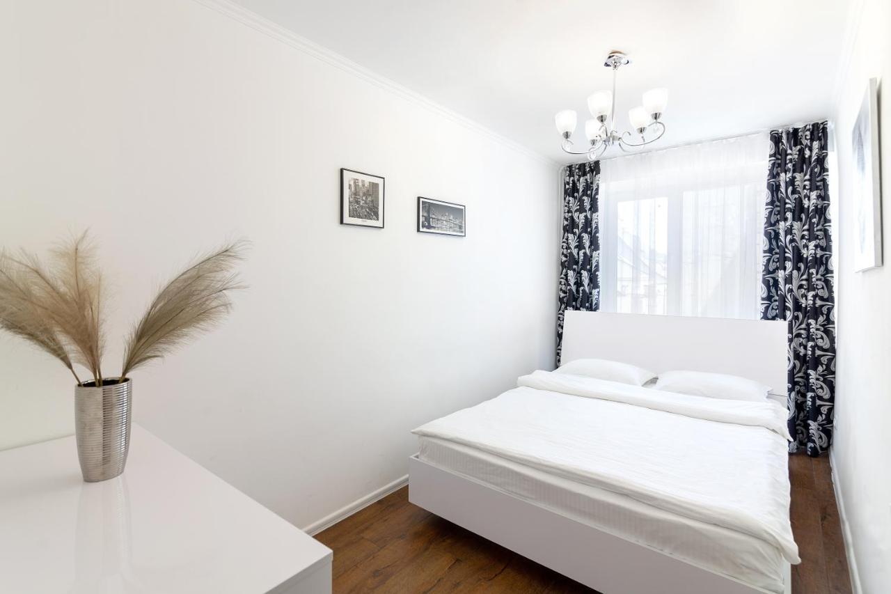 Leogrand Apartments On Svobody Lviv Dış mekan fotoğraf