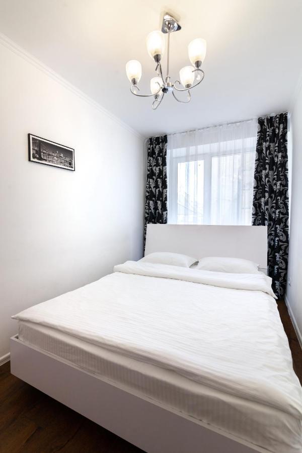 Leogrand Apartments On Svobody Lviv Dış mekan fotoğraf