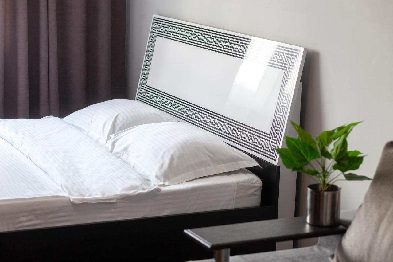 Leogrand Apartments On Svobody Lviv Dış mekan fotoğraf
