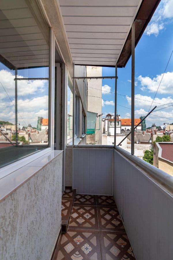 Leogrand Apartments On Svobody Lviv Dış mekan fotoğraf