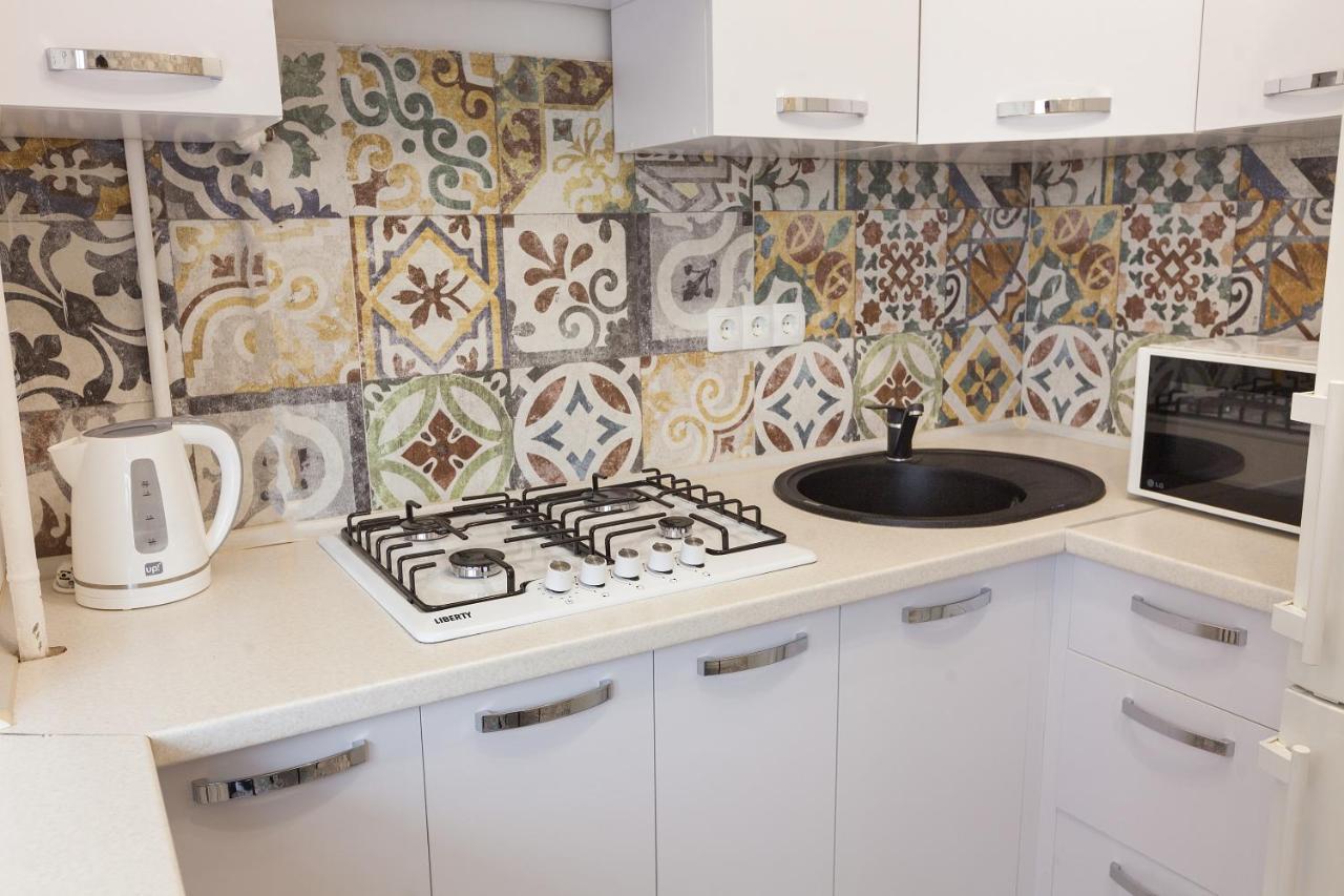 Leogrand Apartments On Svobody Lviv Dış mekan fotoğraf