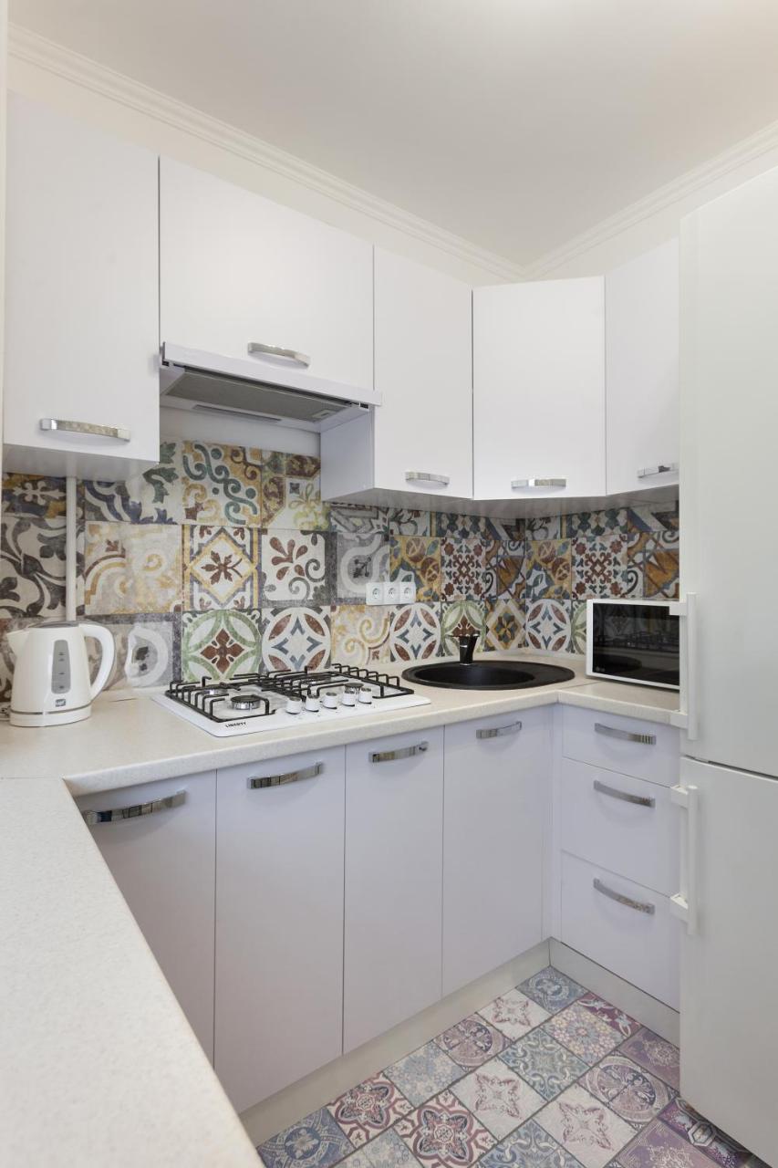 Leogrand Apartments On Svobody Lviv Dış mekan fotoğraf
